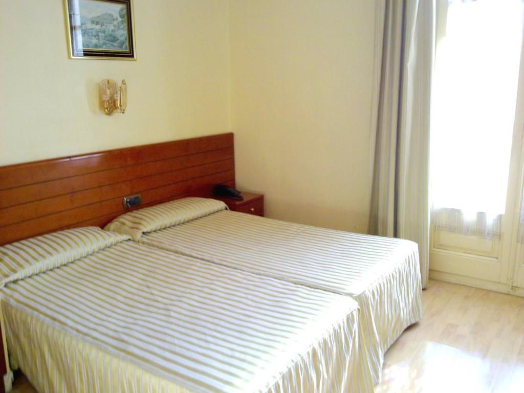 Hotel Toledano Ramblas Barcelona Bilik gambar